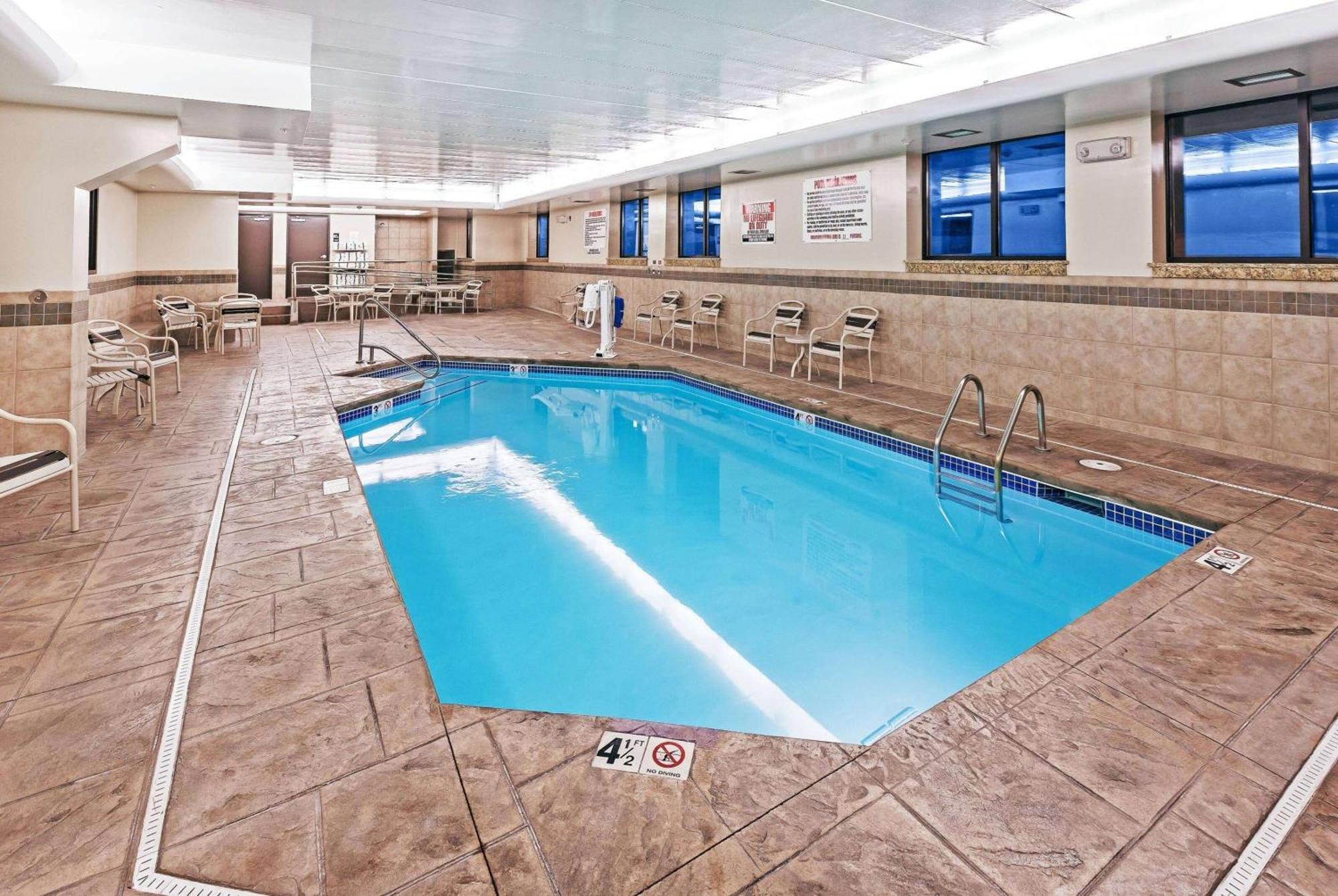 Americinn By Wyndham Omaha Exterior photo